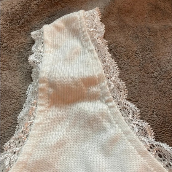 White cami crop top - Picture 2 of 3